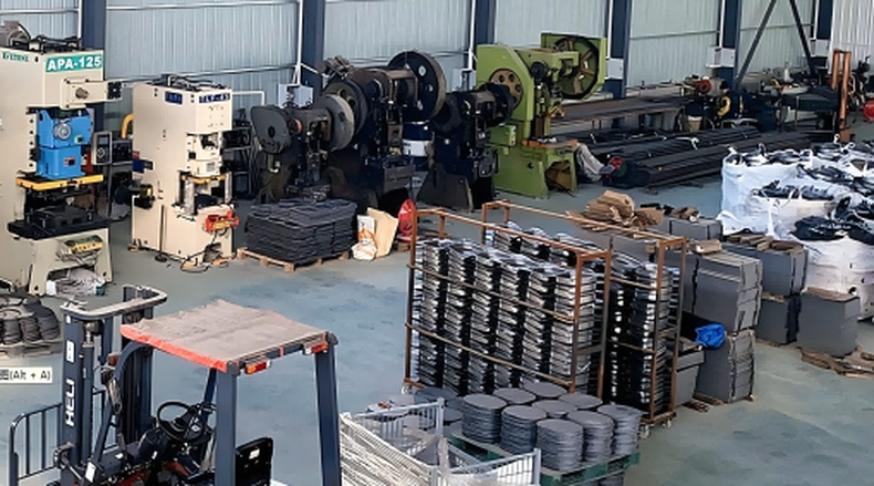 Key Differ or Alike Manual Parking Bollard 21 Key Differ or Alike Manual Parking Bollard 21